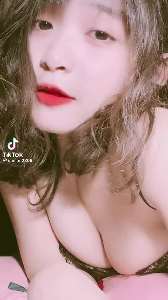 gai-xinh-OhBf3N43RSs.mp4